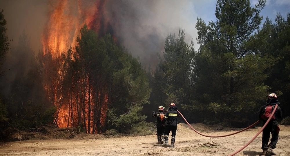 Πυρκαγιά: Πώς επηρεάζει τα μάτια ο καπνός  – Τι πρέπει να κάνετε για να προφυλαχθείτε
